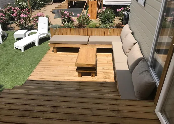 Mobil Home Camping Le Mar Estang Bord De Plage